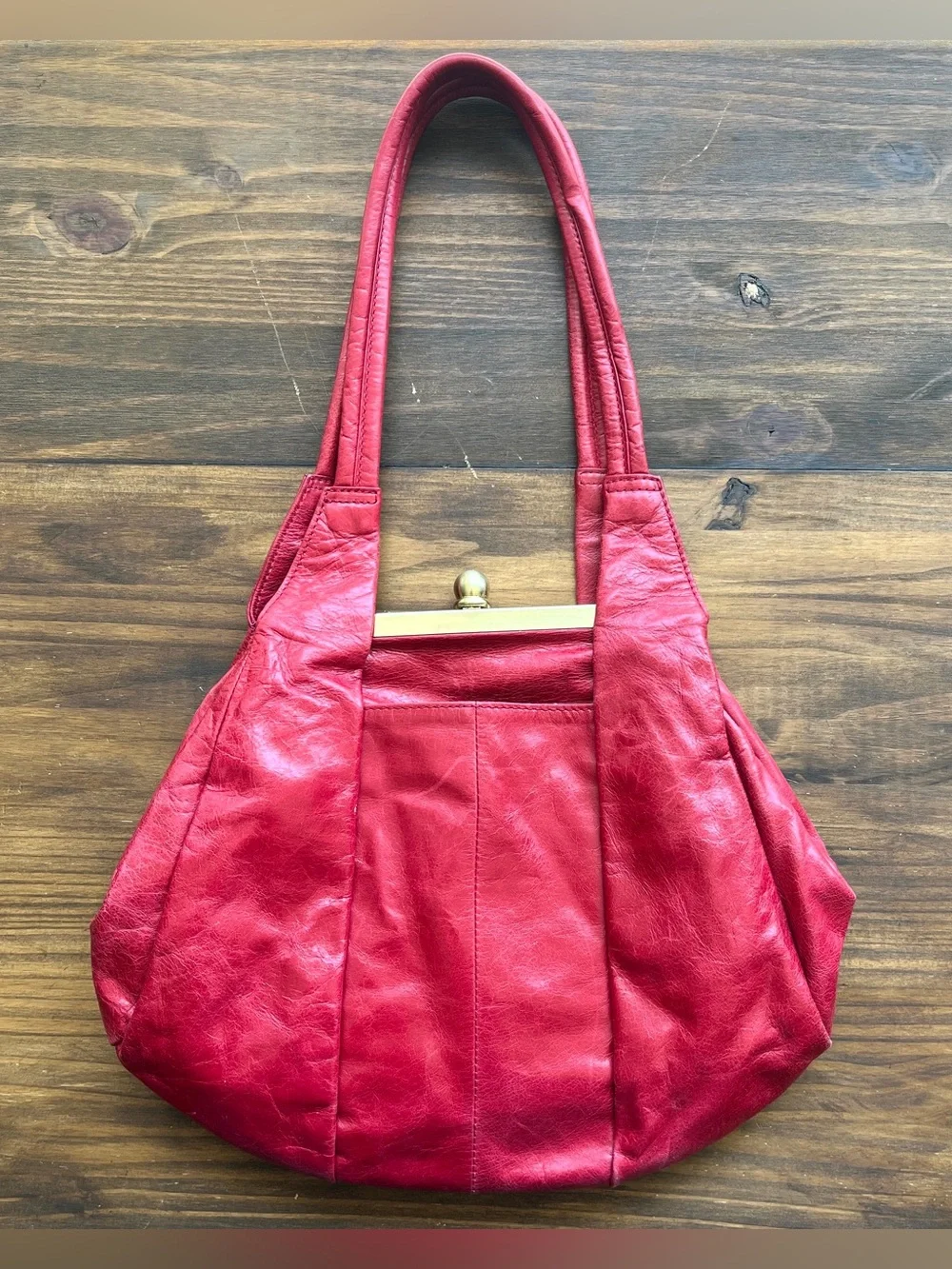 Hobo International Purse Red Leather Bag Gold Clasp Pockets Retro‎ Look Medium